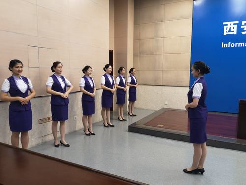 禮儀先行 服務鑄魂——客戶服務部開展“明紀律、嚴作風、抓業務”專項活動紀實