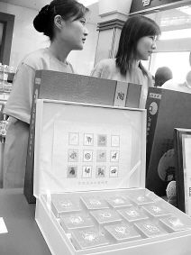 月餅搭郵票身價(jià)兩千八 一場中秋節(jié)的禮儀服務(wù)升級(jí)